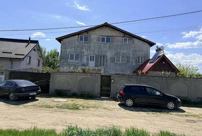 Casă cu Teren 500 Mp în Central
