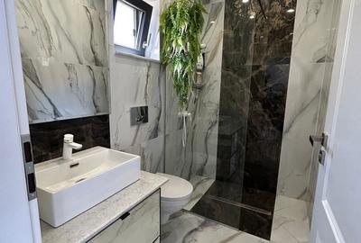 Casă cu 5 camere cu Teren 560 Mp în Malu Mare - 1