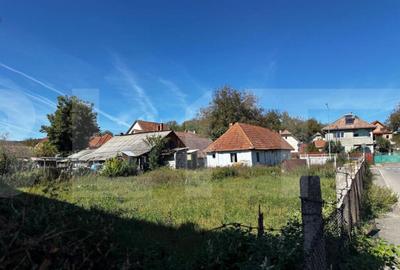 Teren intravilan, de vanzare, 680 mp cu casa demolabila, z - 3