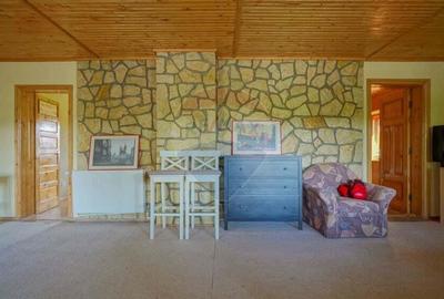 Casă cu 7 camere cu Teren 1288 Mp în Fundata - 2