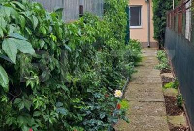 Casă cu 5 camere cu Teren 353 Mp în Republicii