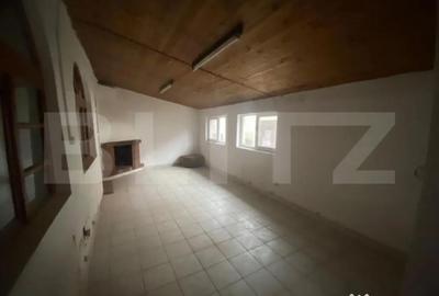 Casă cu 7 camere cu Teren 647 Mp în Remetea Mare - 4