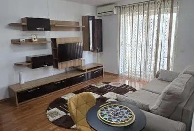 Apartament cu 2 camere semidecomandat, mobilat în Central