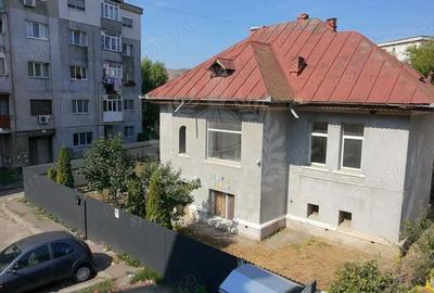 Casă cu Teren 420 Mp în Central - 6