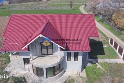 Casă cu 4 camere cu Teren 953 Mp în Girov - 12