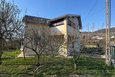 Casă cu 4 camere cu Teren 1400 Mp în Central - 6