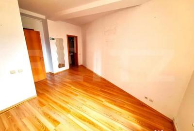 Spațiu comercial, de 92 mp, în P-ța Rosetti - 5