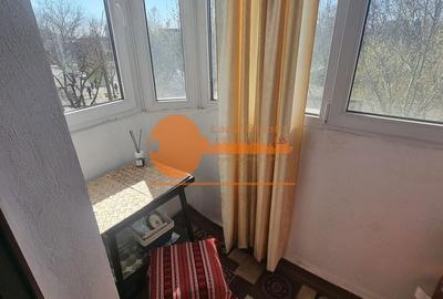 Apartament cu 3 camere decomandat în Crângași