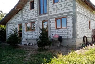 Casă cu 6 camere în Voinești - 8