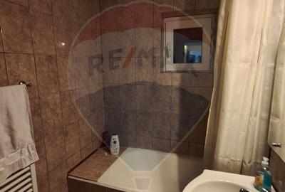 Apartament cu 3 camere decomandat în 1 Mai - 9