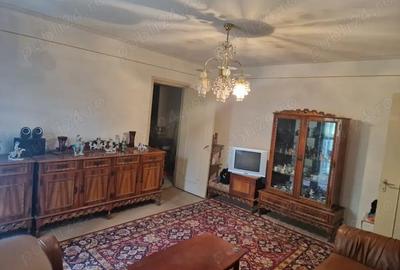 Apartament cu 3 camere semidecomandat în Roșiori de Vede - 9