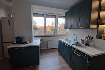 Apartament cu 3 camere decomandat, mobilat în Central - 2