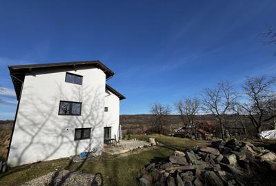 Vila 234 mp, 5 Dormit. Renovata 2019, 20 km BM, Terasa, T - 5