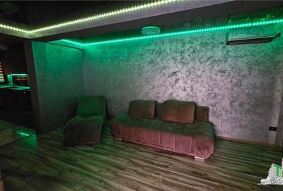 2 case  la pret de una in Valu lui Traian - 10