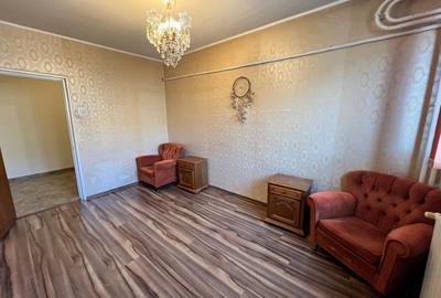 Obor-metrou, vanzare 2 camere decomandat, etaj 5, - 8