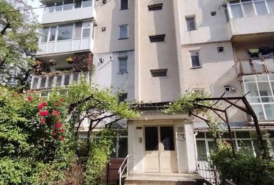 Apartament cu 3 camere în Micro 4 - 2