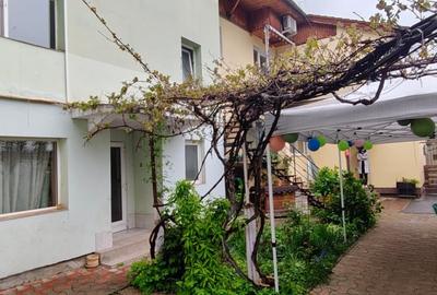 Casă cu 4 camere cu Canalizare în Aurel Vlaicu - 1