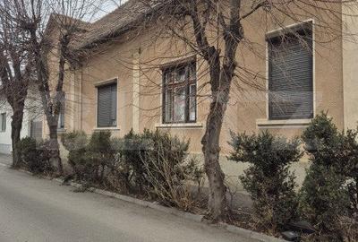 Casă cu 3 camere cu Canalizare în Central - 8