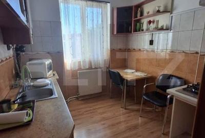 Apartament cu 3 camere semidecomandat în Central - 9