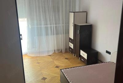 Apartament cu 3 camere decomandat în UTA - 11