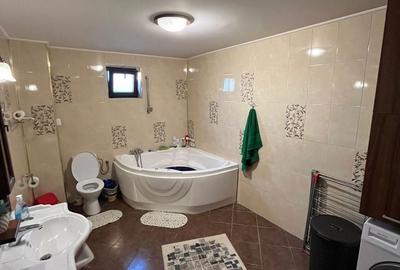 Casă cu 5 camere cu Teren 260 Mp în Central - 14
