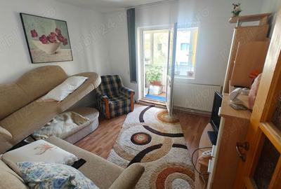 Casă cu 3 camere decomandat în Broșteni - 2