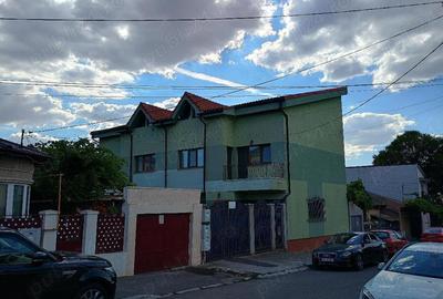 Casă cu 6 camere cu Teren 354 Mp în Central - 2