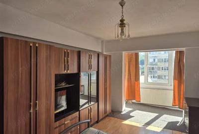 Apartament cu 2 camere decomandat în Micro IV - 7