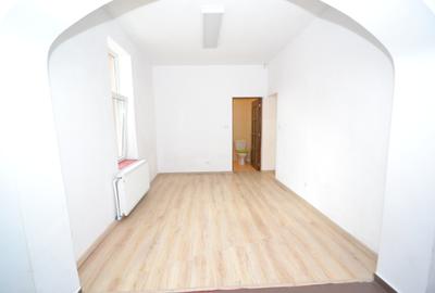 Casa 5 camere, 3 bai, 3 intrari - 2