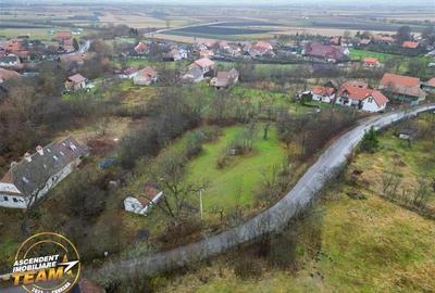 FILM! Teren intravilan 3.042 mp cu casuta, in pitoreasca aria din Bicfalau - 3