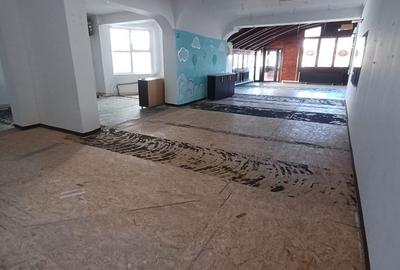 Spațiu comercial, de 120 mp, în Central - 11