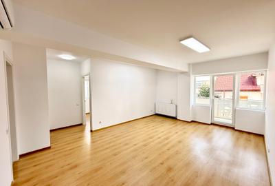 Apartament cu 4 camere semidecomandat în Unirii - 1