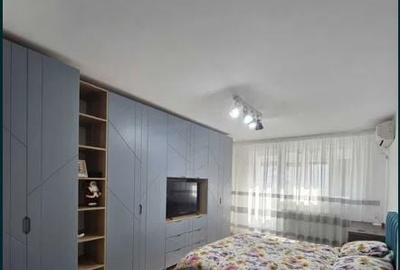 Apartament cu 3 camere decomandat, mobilat în Theodor Pallady