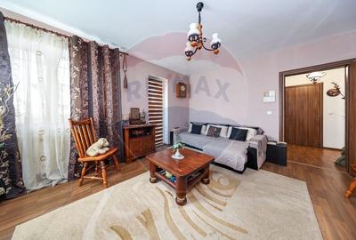 Apartament decomandat, 60 mp utili, 2 camere, debara, balcon! - 2