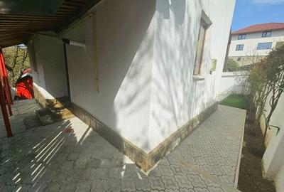 VILĂ ELEGANTĂ CU PRIVELIȘTE DEOSEBITĂ – VALENII DE MUNTE - 23