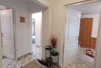 3 CAMERE DECOMANDAT- ETAJ 3- CENTRALA GAZE -BLOC 1981- LOC PARCARE - 19