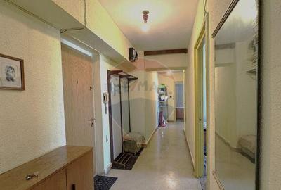 Apartament 3 camere I de renovat - Sos Colentina, Mol Col... - 1