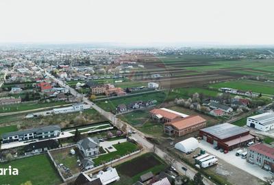 Spațiu comercial, de 1,800 mp, în Central