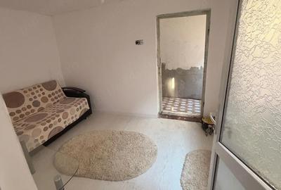 Casă cu 3 camere cu Teren 170 Mp în Km 4 - 10