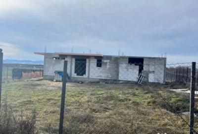 Casă cu 3 camere cu Teren 926 Mp în Central - 2