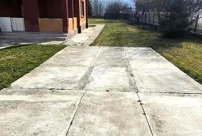 Casă cu Teren 3160 Mp în Central - 3