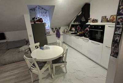 Apartament cu 3 camere decomandat în Central - 2