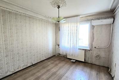 De renovat, 3 camere, 2 bai langa Scoala nr 4 - 3