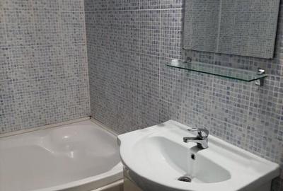 Apartament cu 2 camere decomandat în Olimpia-Stadion