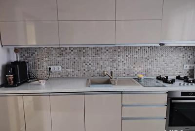 Apartament cu 3 camere decomandat în Central - 1