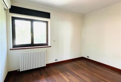 Casă cu 8 camere cu Teren 652 Mp în Sisești - 22