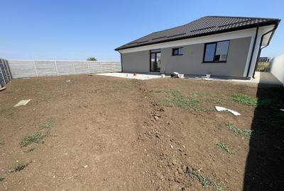 Casă cu 4 camere cu Teren 530 Mp în Domnești - 4