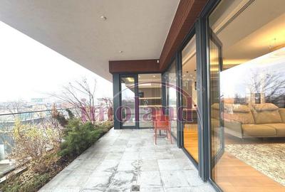 Apartament cu 4 camere decomandat în Primăverii