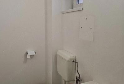 Spațiu comercial, de 220 mp, în Central - 3