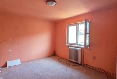 Casă cu 7 camere cu Canalizare în Central - 7